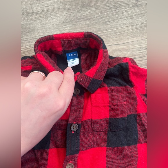Old Navy - Flannel Button Down - Size 6-12 Months - Picture 3 of 3